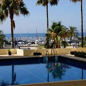 https://marbella-2000-elegant-apartment.es-andalucia.com